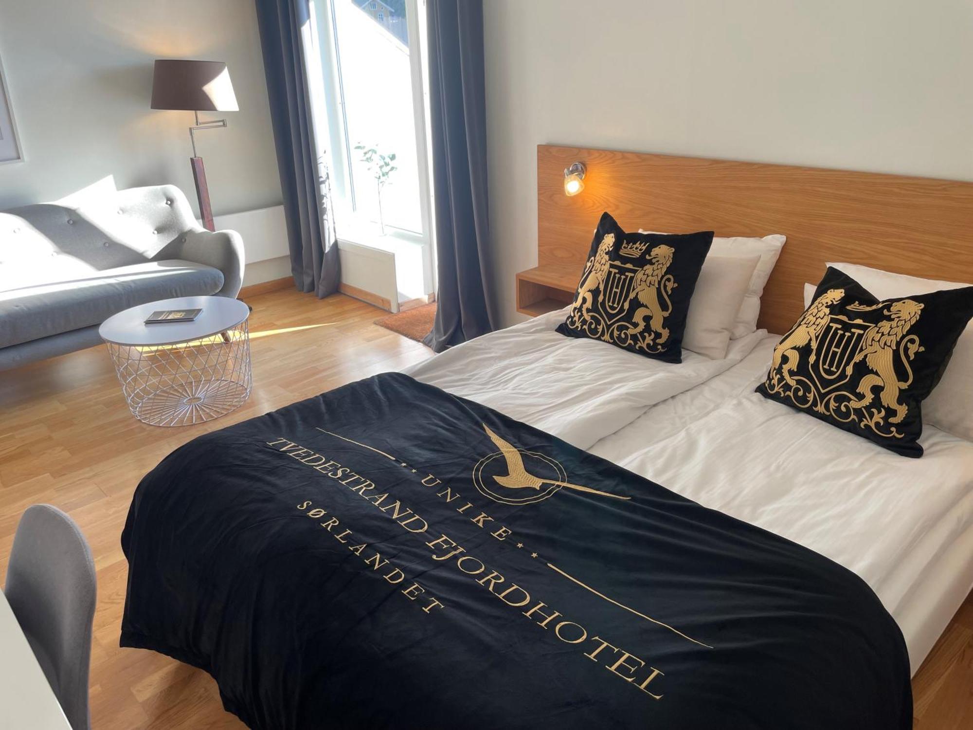 Tvedestrand Fjordhotell - Unike Hoteller Bagian luar foto