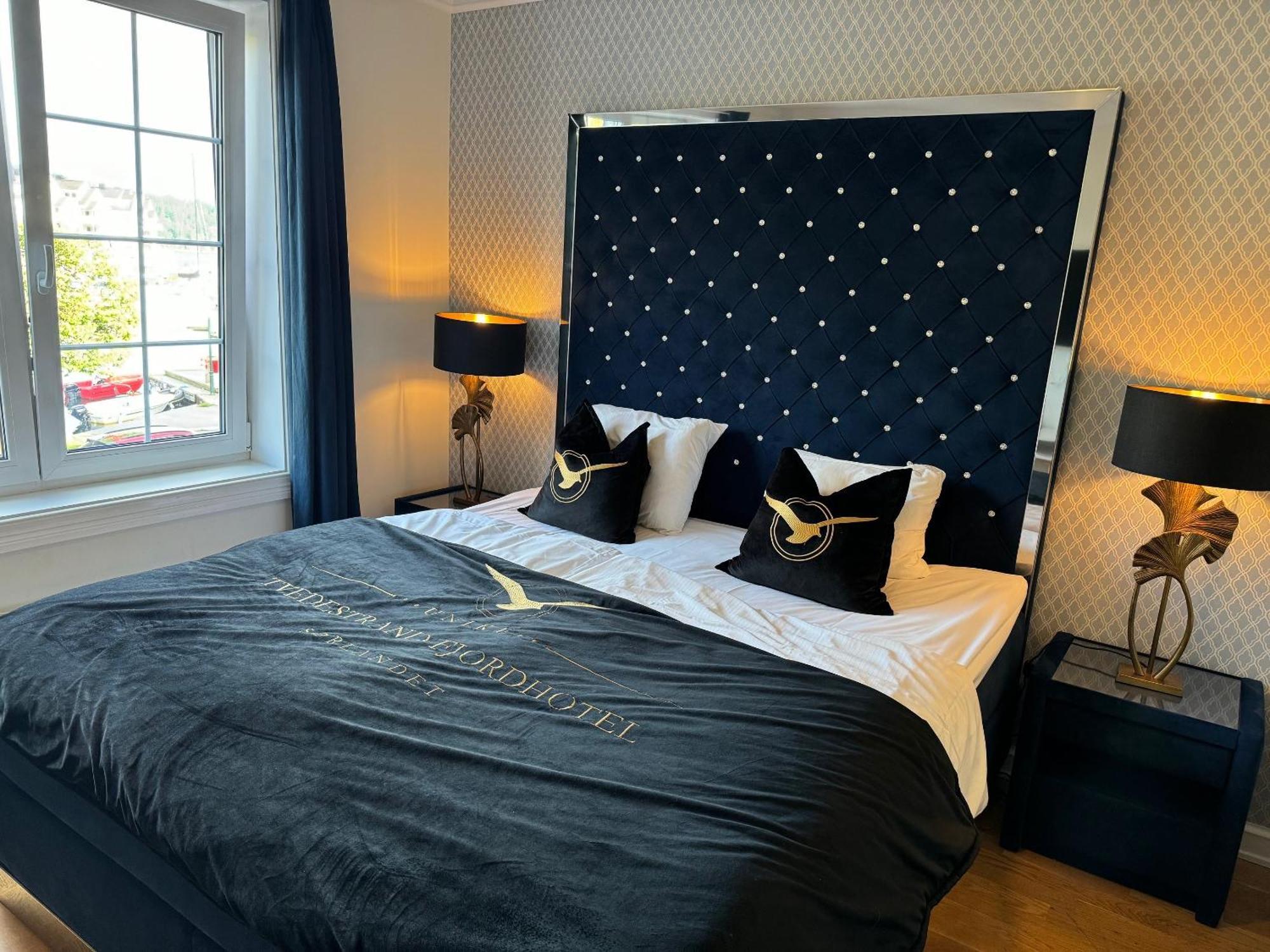Tvedestrand Fjordhotell - Unike Hoteller Bagian luar foto