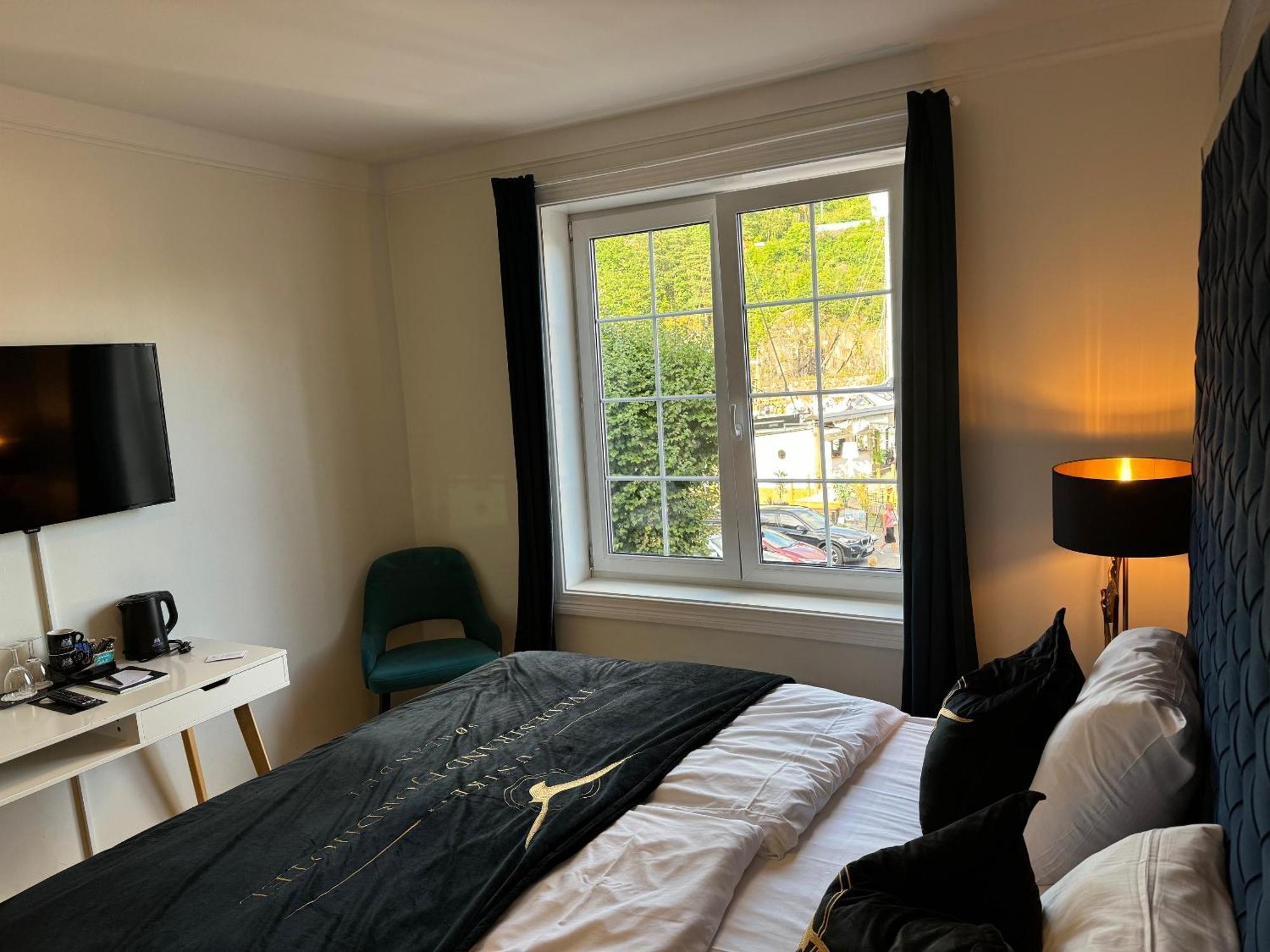 Tvedestrand Fjordhotell - Unike Hoteller Bagian luar foto