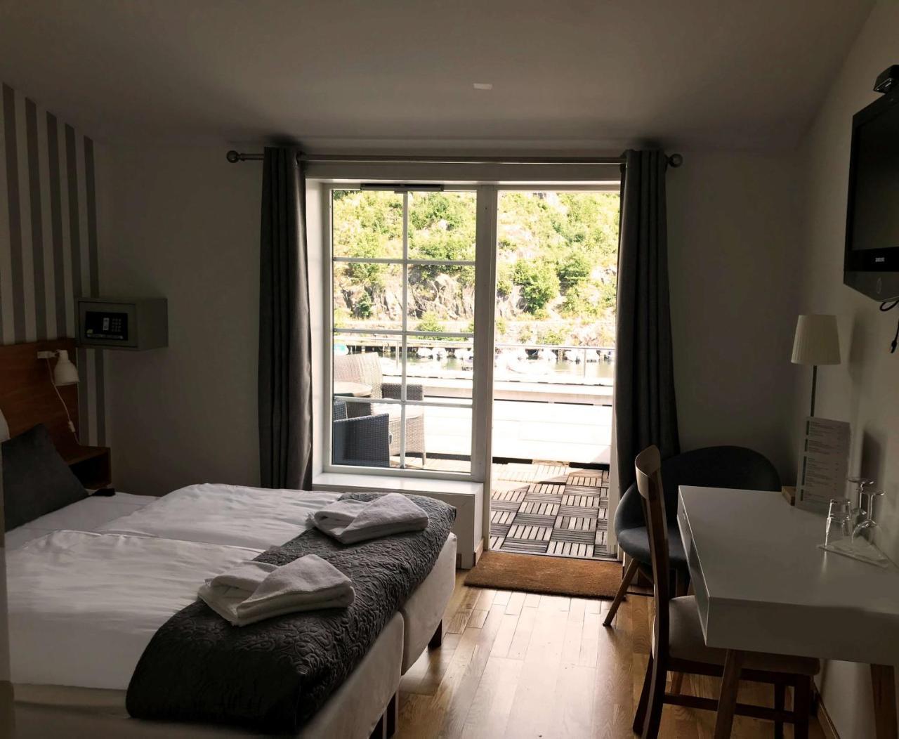 Tvedestrand Fjordhotell - Unike Hoteller Bagian luar foto