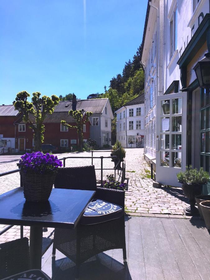 Tvedestrand Fjordhotell - Unike Hoteller Bagian luar foto